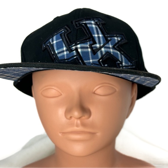 Top of the World "UK" University of Kentucky Black/Blue Plaid Ballcap OSFA - Picture 1 of 9